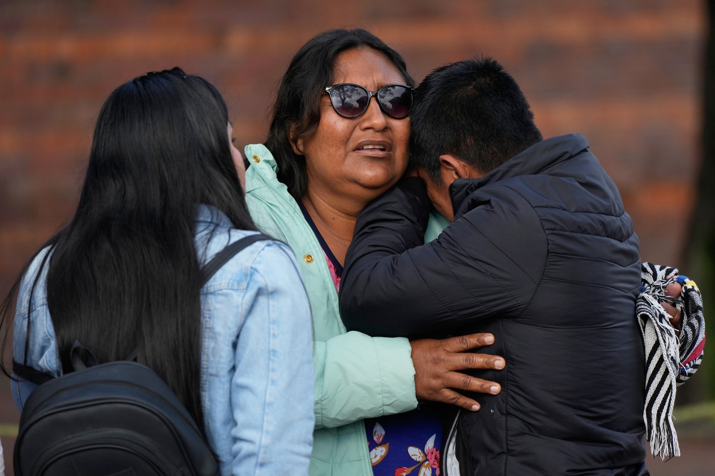 Colombia investigates military plane crash that killed 69 as doctors identify victims | iNFOnews.ca Colombia investigates military plane crash that killed 69 as doctors identify victims | iNFOnews.ca
