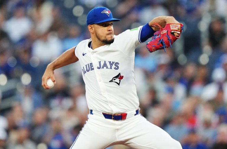 Blue Jays to shift pitcher Jose Berrios to bullpen moving forward | iNFOnews.ca