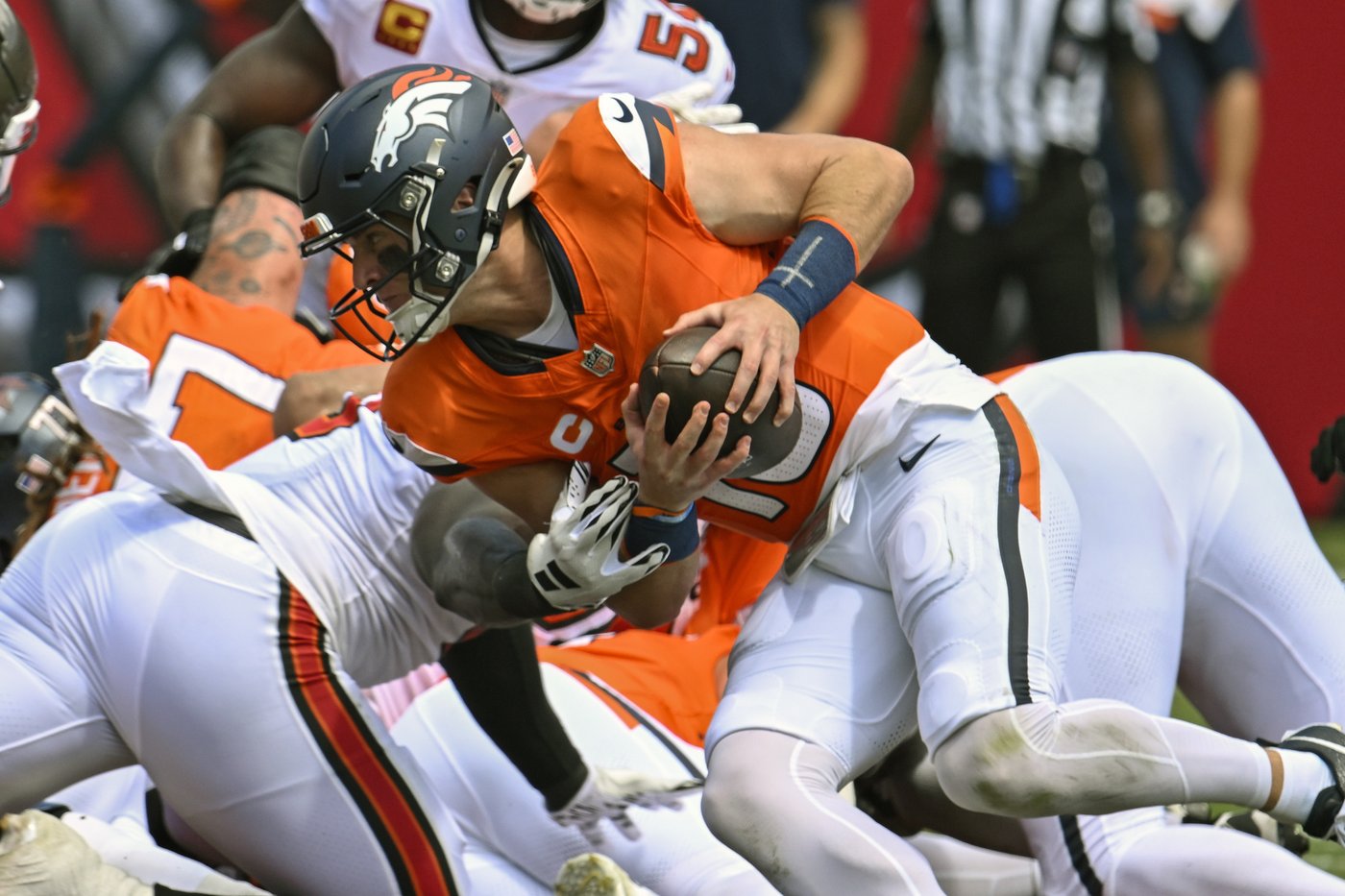 Nix runs for a TD and Lutz kicks 4 FGs to lead Broncos to 26-7 victory over listless Buccaneers | iNFOnews.ca