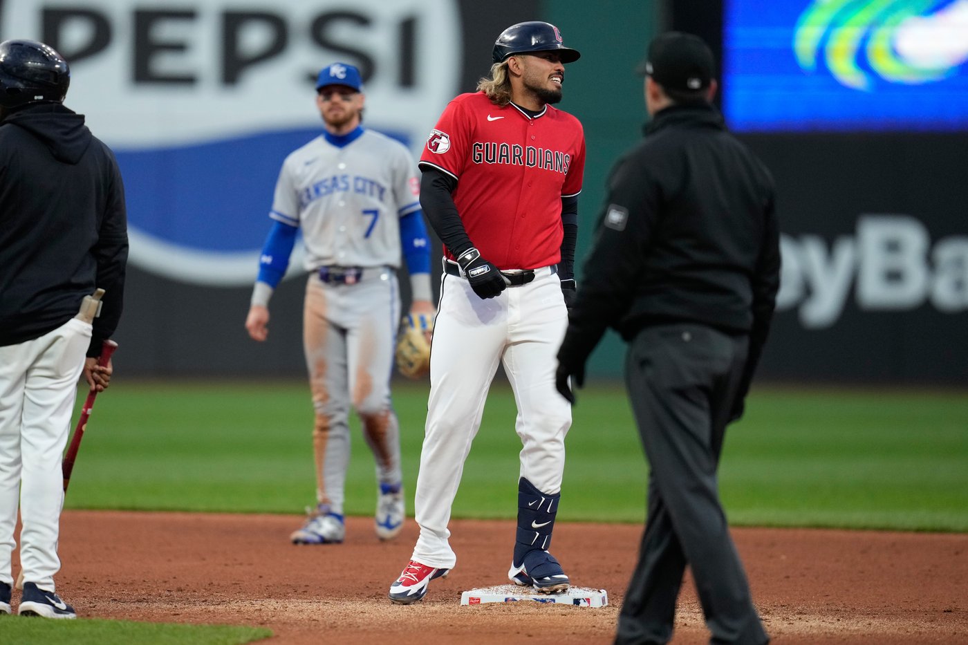 Guardians shortstop Gabriel Arias is expected to miss 4-8 weeks with hamstring strain | iNFOnews.ca