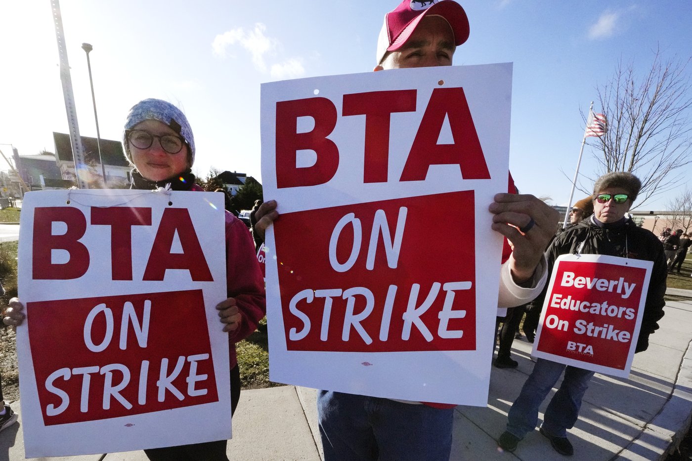 One of 3 Massachusetts communities reach a deal with their striking teachers | iNFOnews.ca