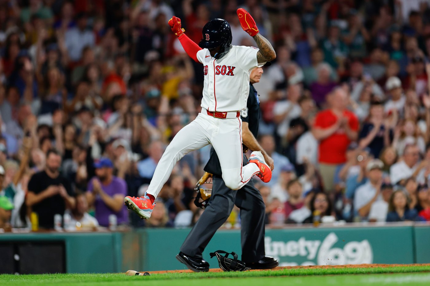 Red Sox overwhelm Diamondbacks 11-1 as all 9 starters drive in a run | iNFOnews.ca Red Sox overwhelm Diamondbacks 11-1 as all 9 starters drive in a run | iNFOnews.ca