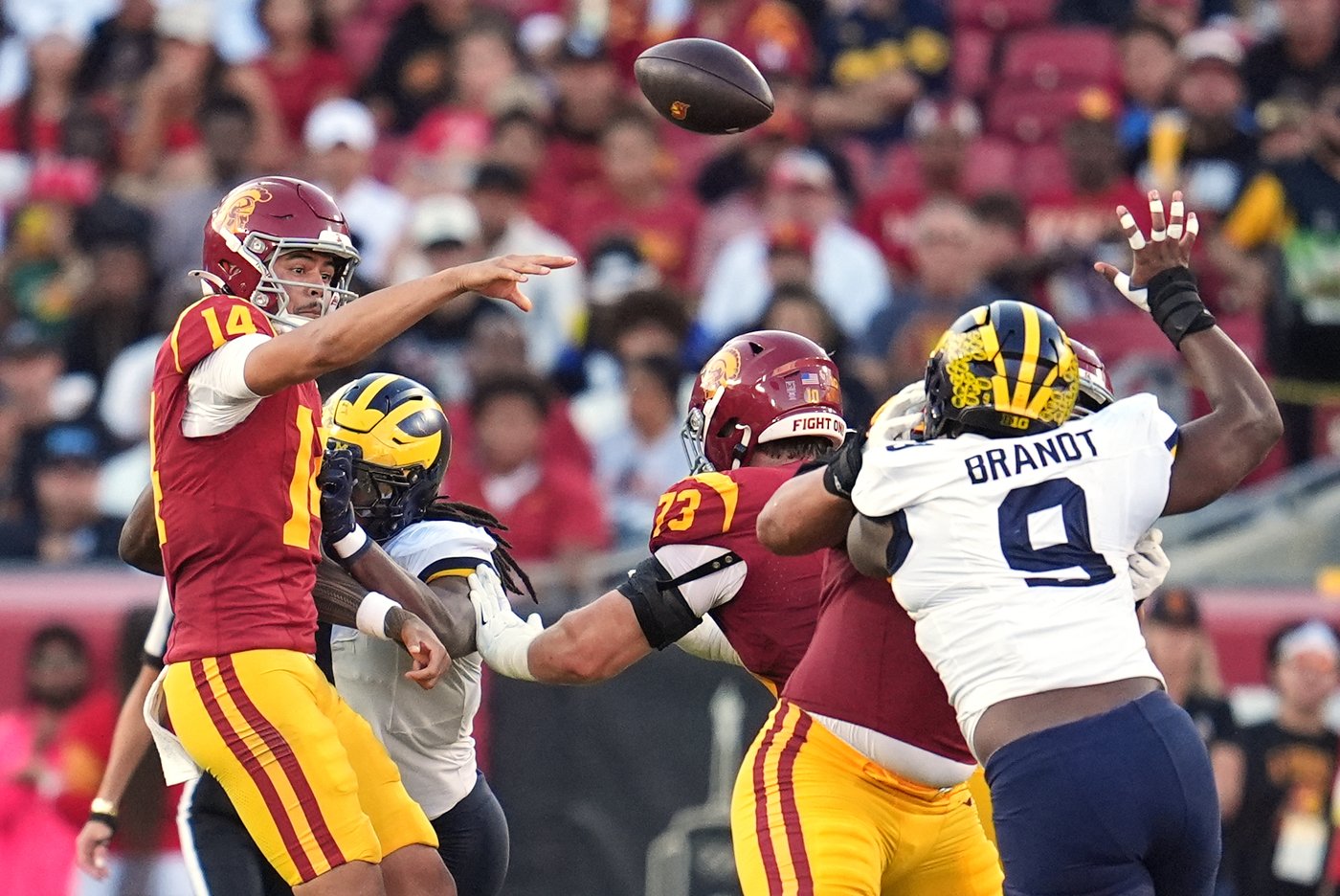 Walk-on RB King Miller powers hard-nosed USC to a 31-13 victory over No. 15 Michigan | iNFOnews.ca Walk-on RB King Miller powers hard-nosed USC to a 31-13 victory over No. 15 Michigan | iNFOnews.ca