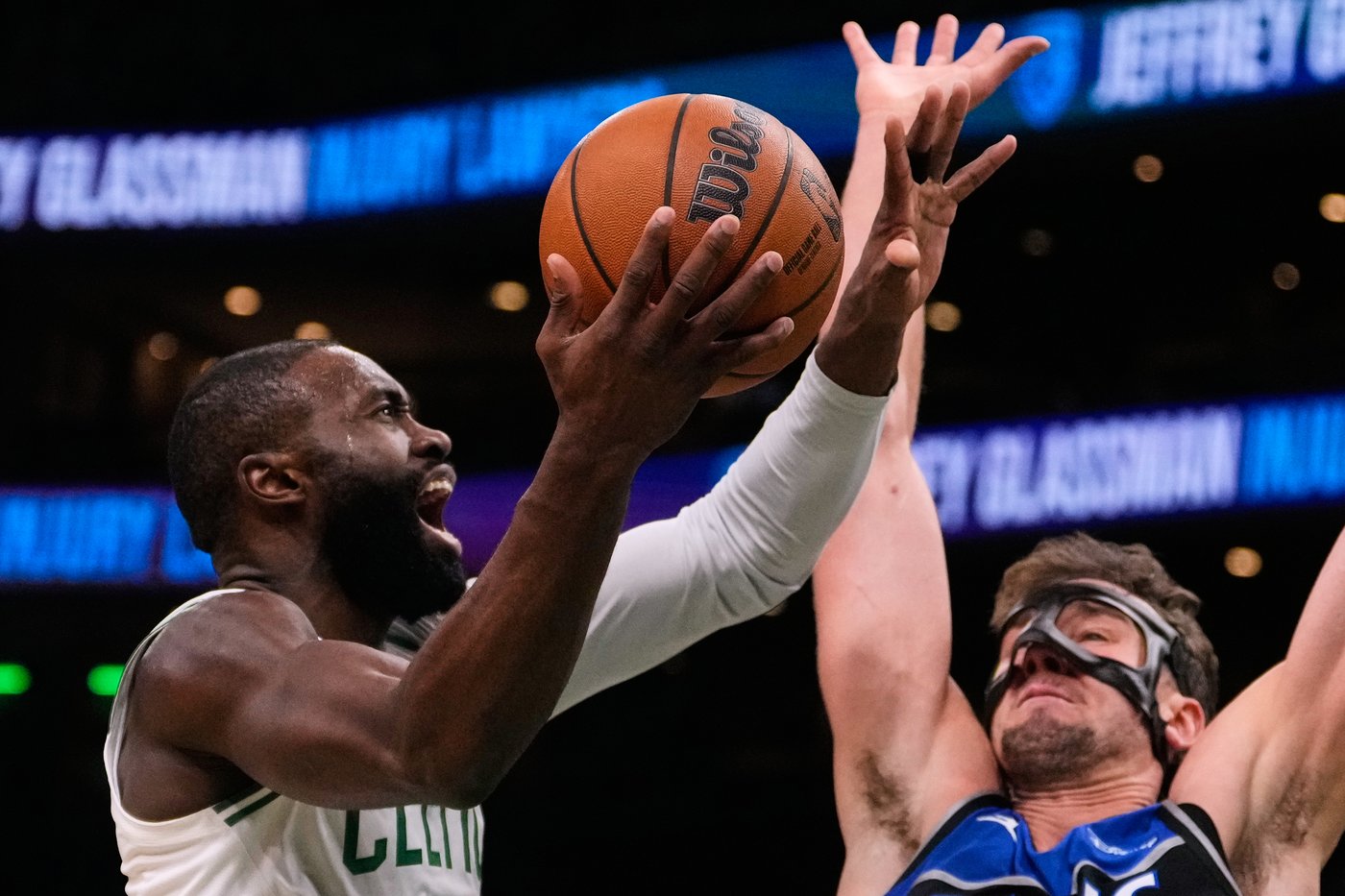 Jaylen Brown's 35 points lead Celtics in a 138-129 victory over the short-handed Magic | iNFOnews.ca Jaylen Brown's 35 points lead Celtics in a 138-129 victory over the short-handed Magic | iNFOnews.ca