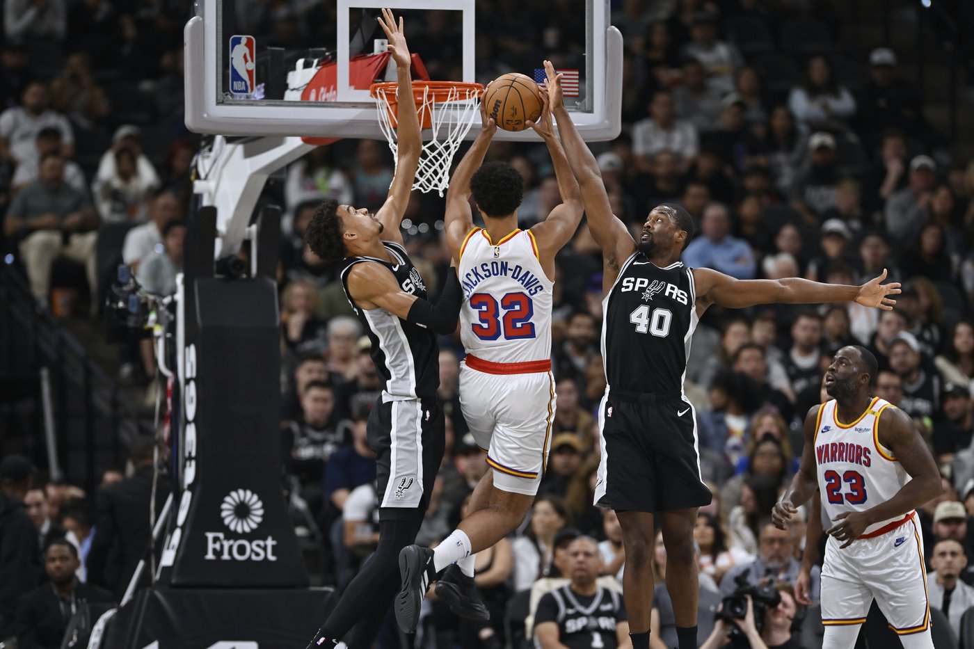 Wembanyama returns from three-game absence to help Spurs rally past Warriors, 104-94 | iNFOnews.ca Wembanyama returns from three-game absence to help Spurs rally past Warriors, 104-94 | iNFOnews.ca