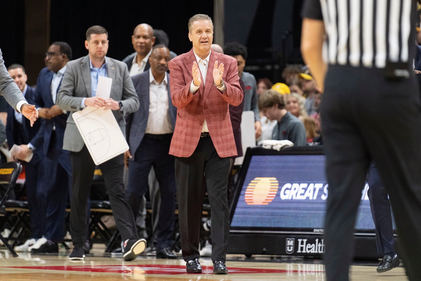 Arkansas' John Calipari becomes 5th Division I men's coach to reach 900 victories | iNFOnews.ca