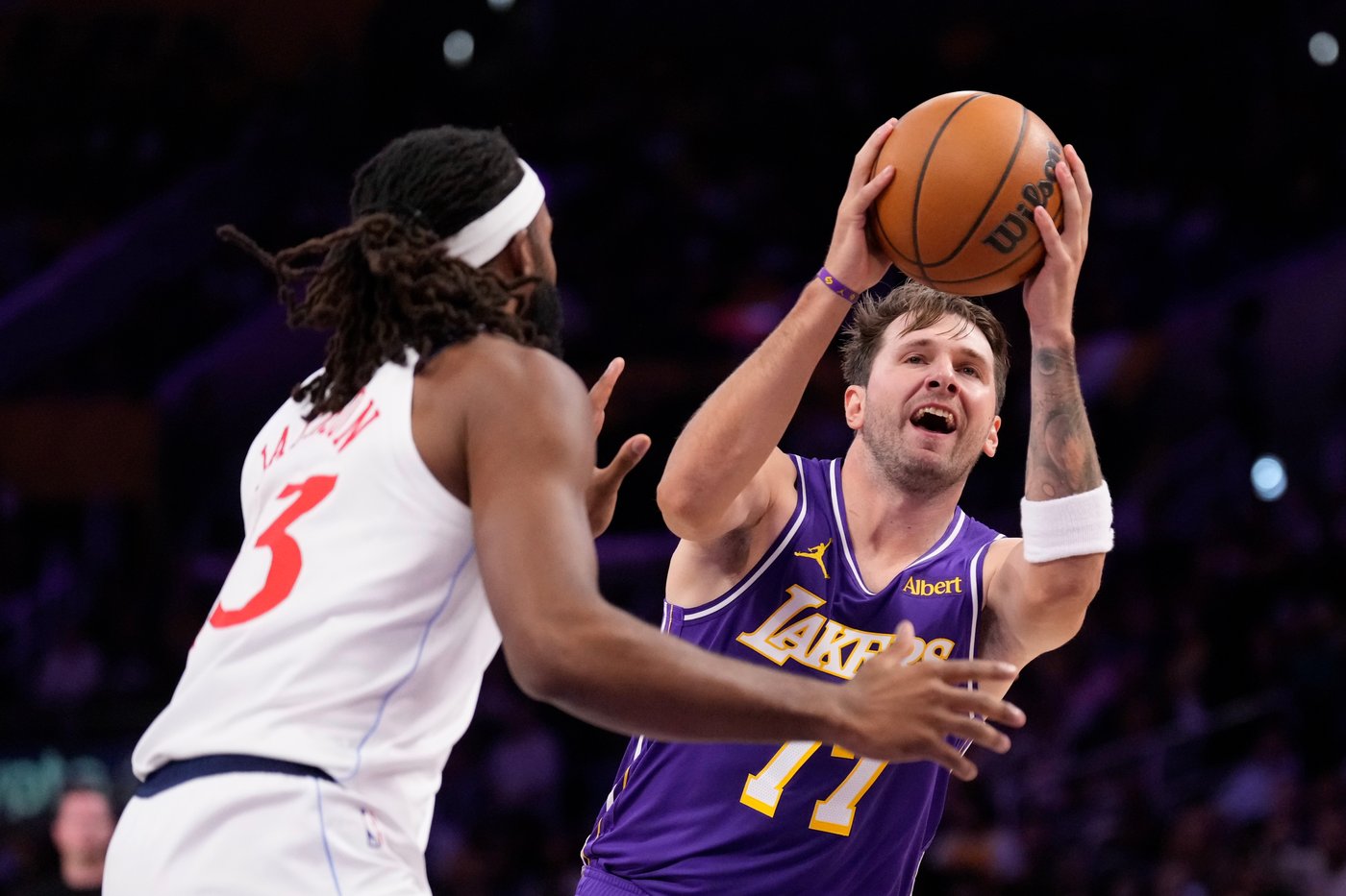 Austin Reaves, Walker Kessler lead Lakers past Clippers 125-117 for 2nd win to start season | iNFOnews.ca Austin Reaves, Walker Kessler lead Lakers past Clippers 125-117 for 2nd win to start season | iNFOnews.ca