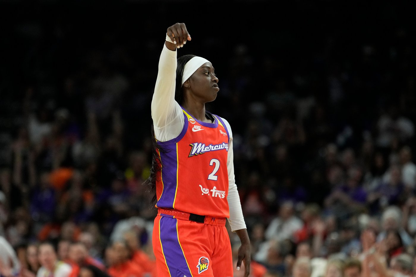 Copper scores 23 of her 30 points in the 1st half as the Mercury race past the Storm, 90-67 | iNFOnews.ca