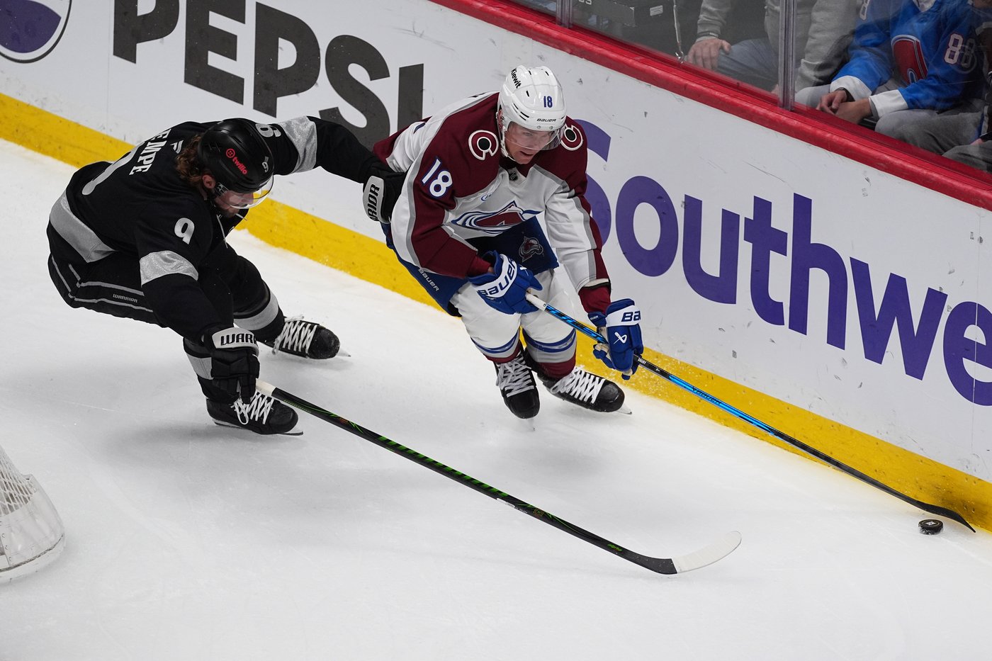 MacKinnon scores 399th career goal as surging Avalanche beat Kings 5-2 | iNFOnews.ca MacKinnon scores 399th career goal as surging Avalanche beat Kings 5-2 | iNFOnews.ca