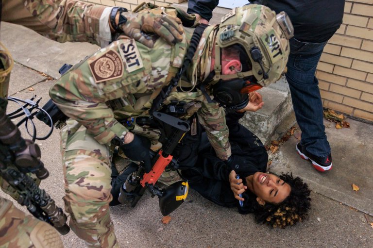 High-speed Border Patrol chase ends in arrest, tear gas used on protesters on Chicago’s South Side | iNFOnews.ca