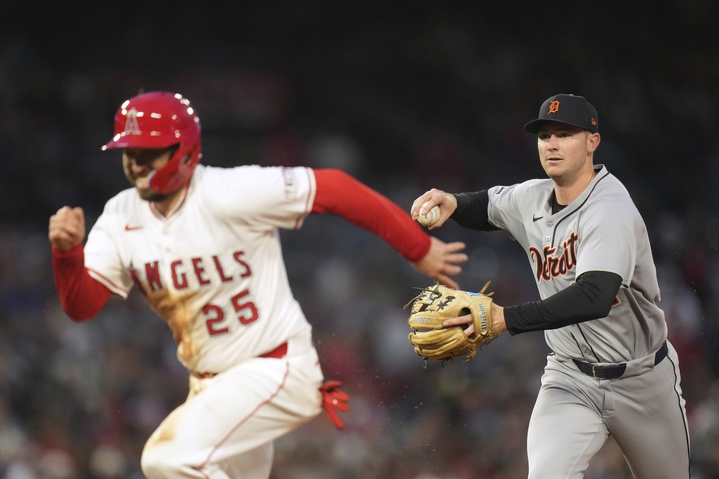 Hendricks pitches Angels past Tigers 5-2 to snap 7-game slide | iNFOnews.ca