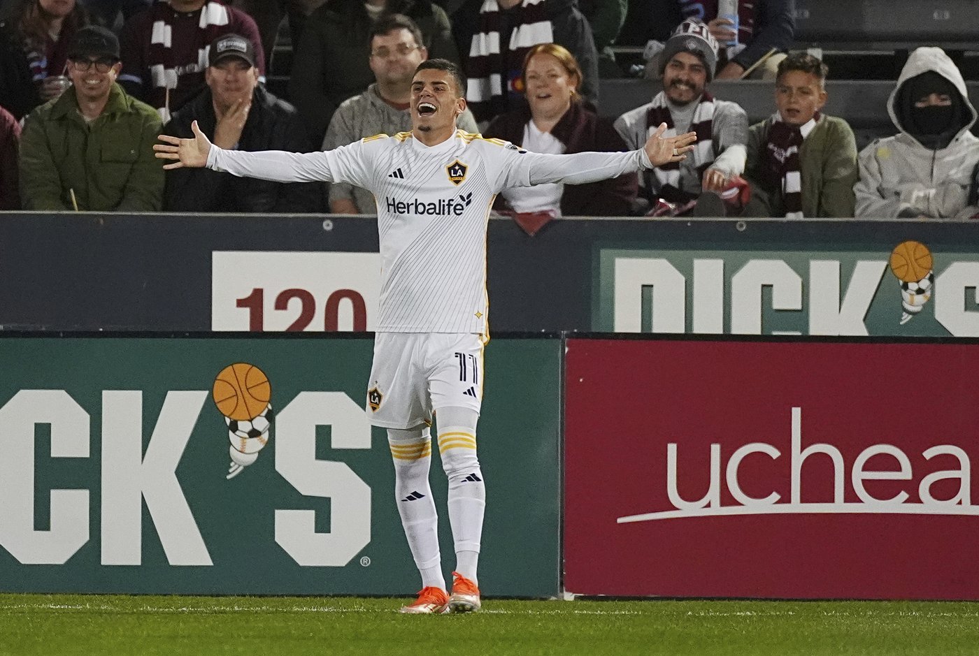 Gabriel Pec, Joseph Paintsil, Riqui Puig help Galaxy finish off sweep of Rapids with 4-1 victory | iNFOnews.ca