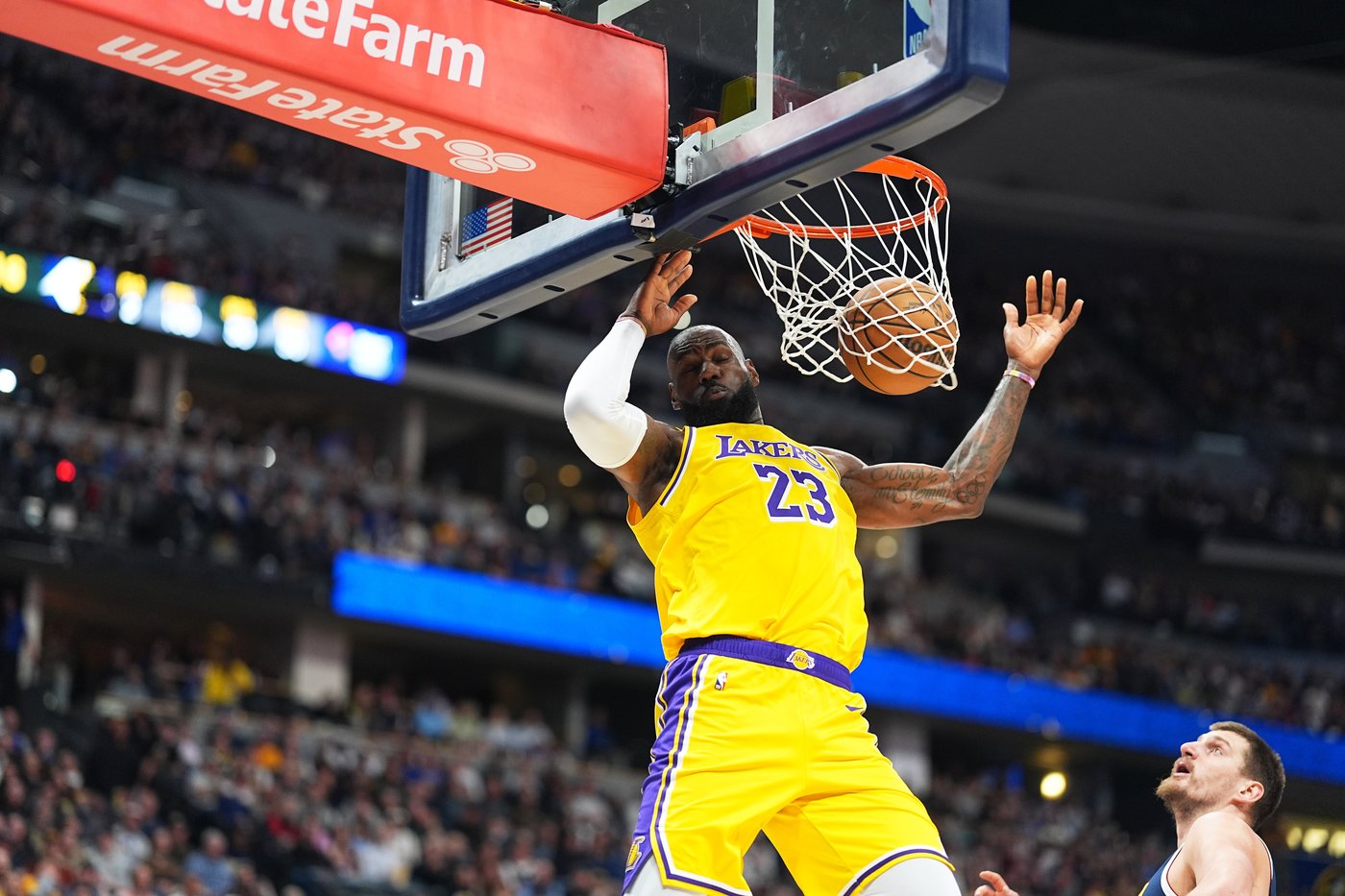 LeBron James returns for Lakers after missing past 3 games because of injuries | iNFOnews.ca