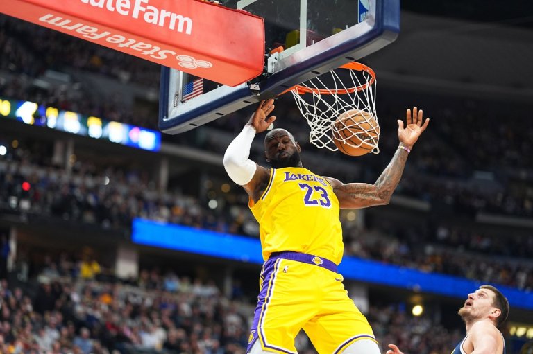 LeBron James returns for Lakers after missing past 3 games because of injuries | iNFOnews.ca