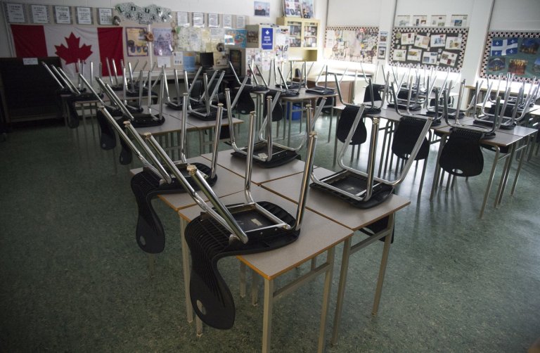 Alberta teachers look for ways to make ends meet as historic strike in second day | iNFOnews.ca