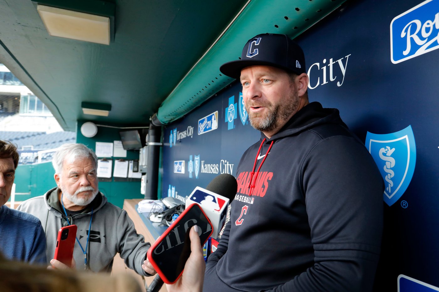 Guardians manager Stephen Vogt misses 2nd game with viral infection | iNFOnews.ca