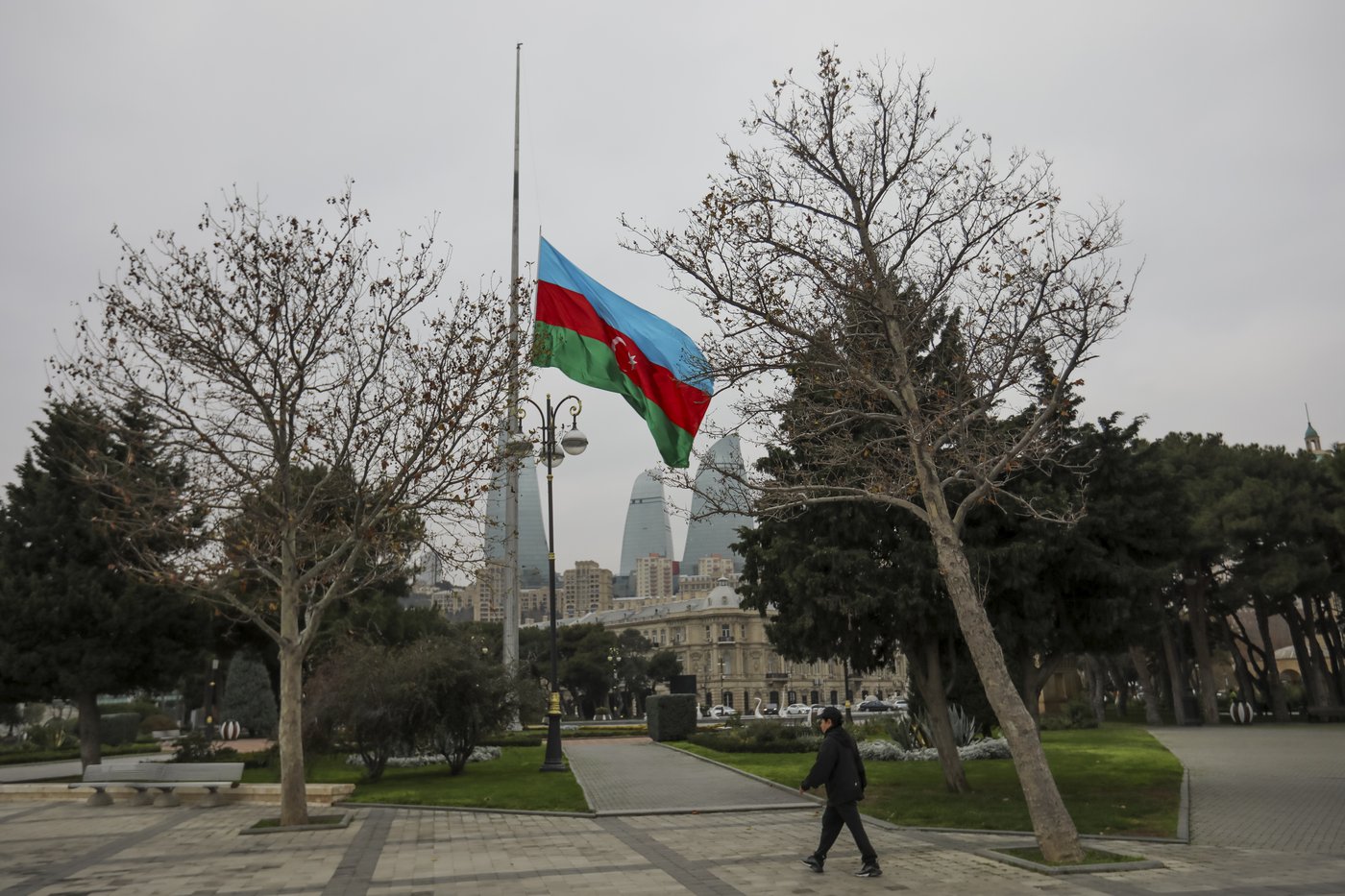 What is known about a plane crash in Kazakhstan that Azerbaijan says was caused by Russia? | iNFOnews.ca