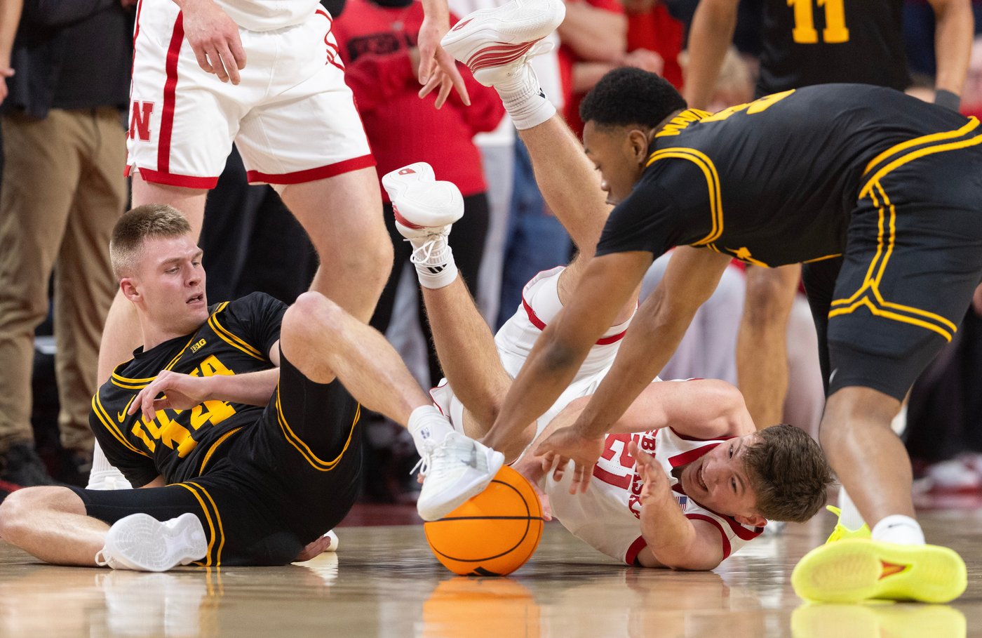 Cale Jacobsen scores 15 and No. 9 Nebraska beats Iowa 84-75 in overtime after blowing late lead | iNFOnews.ca Cale Jacobsen scores 15 and No. 9 Nebraska beats Iowa 84-75 in overtime after blowing late lead | iNFOnews.ca
