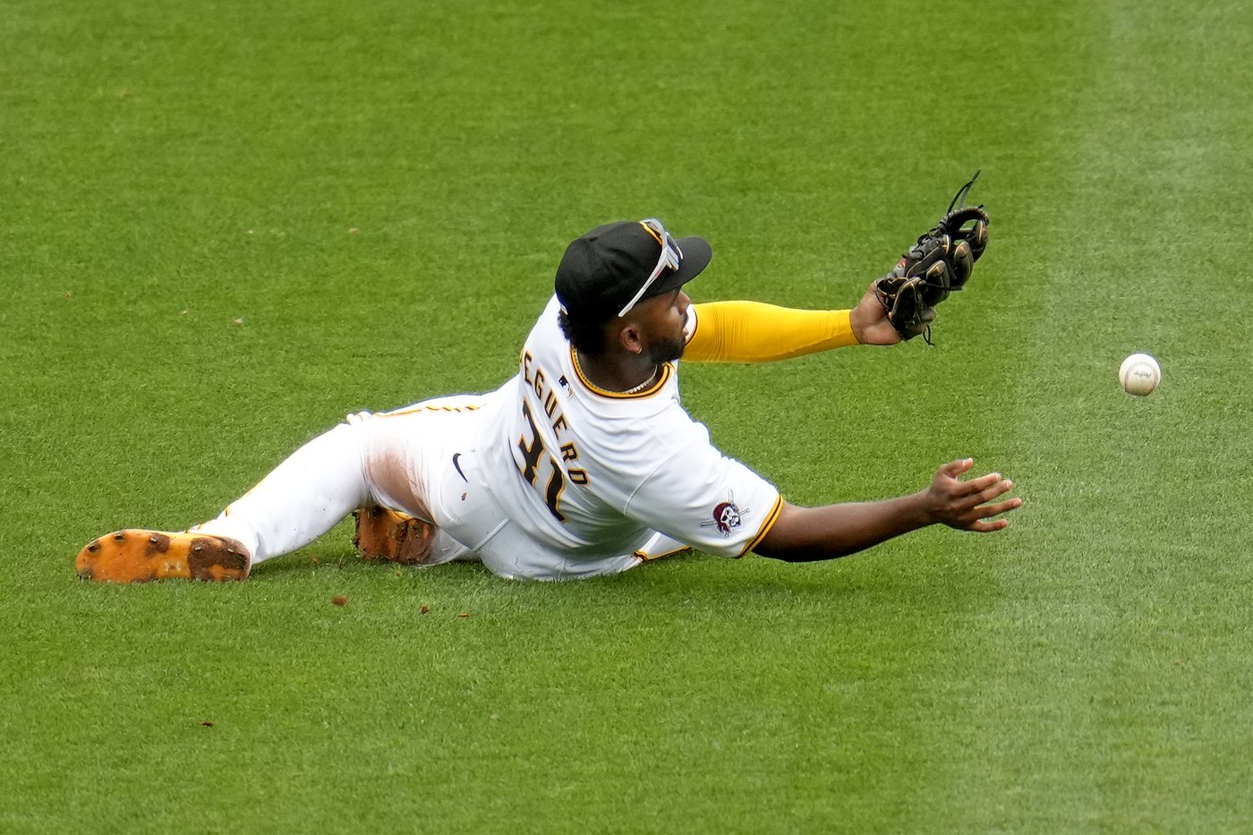 Civale pitches 6 shutout innings, Ortiz has 3 hits in Brewers' 5-2 win over Pirates | iNFOnews.ca