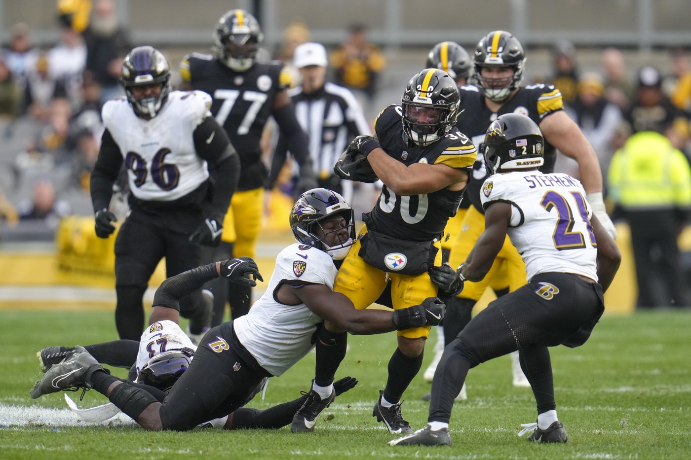 Baltimore LB Roquan Smith inactive vs. Chargers due to hamstring injury | iNFOnews.ca