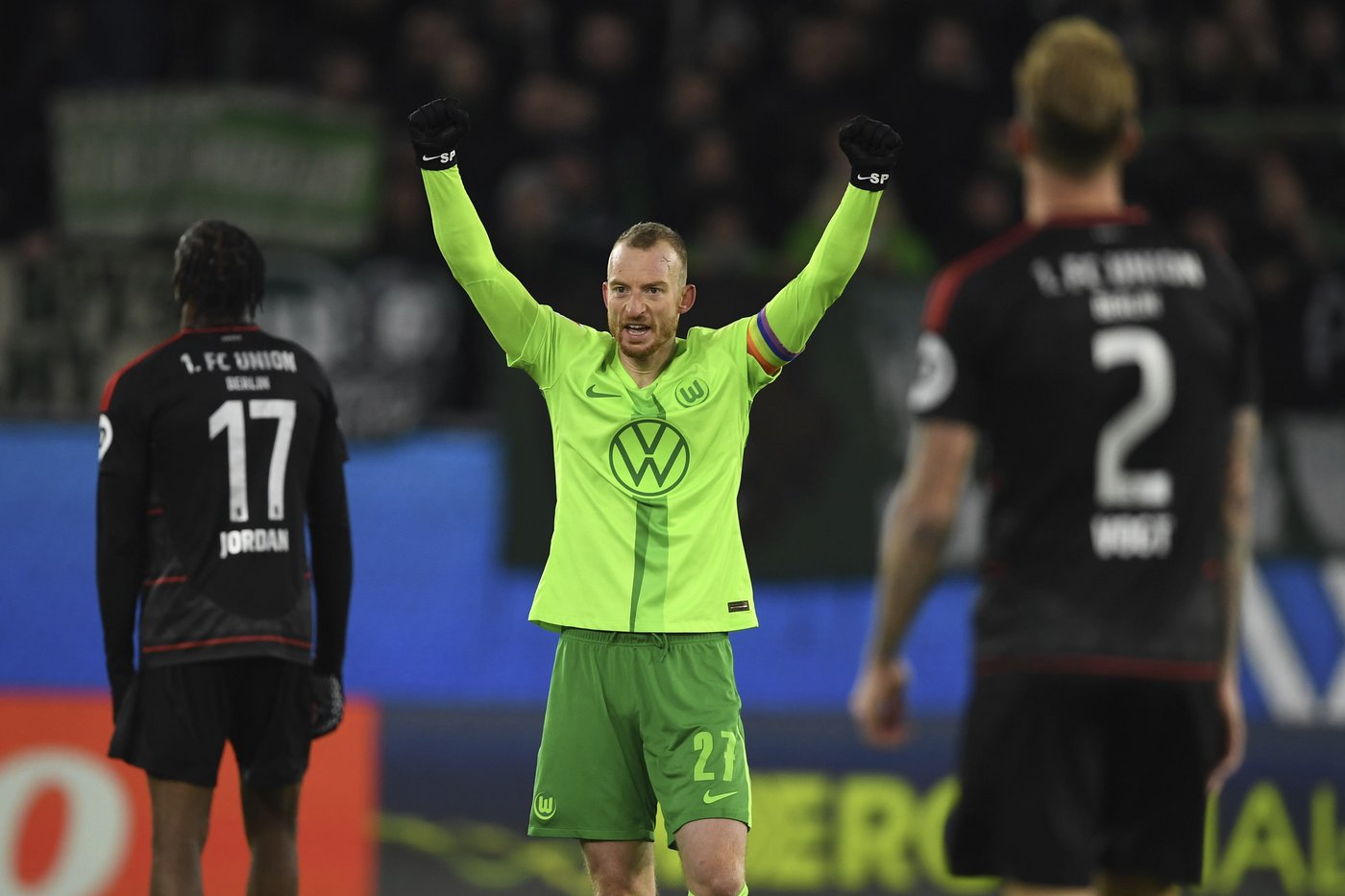 Schick hat trick helps Leverkusen cover defensive lapses. Frankfurt and Dortmund win in Bundesliga | iNFOnews.ca