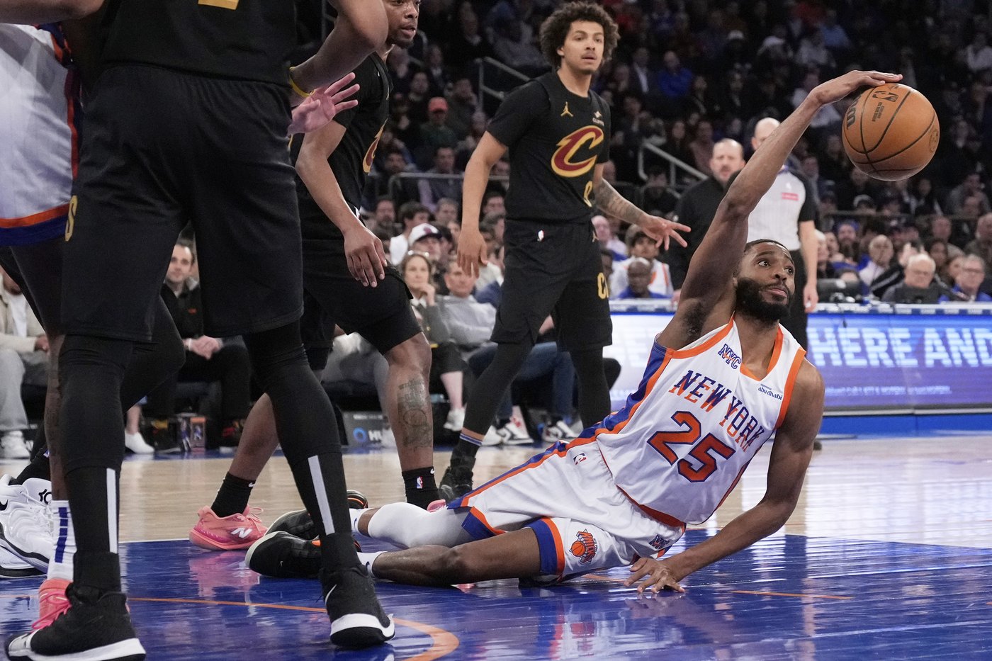 Garland rallies Cavs to 108-102 win over No. 3 seed Knicks, who finish 0-8 vs East's top 2 teams | iNFOnews.ca Garland rallies Cavs to 108-102 win over No. 3 seed Knicks, who finish 0-8 vs East's top 2 teams | iNFOnews.ca