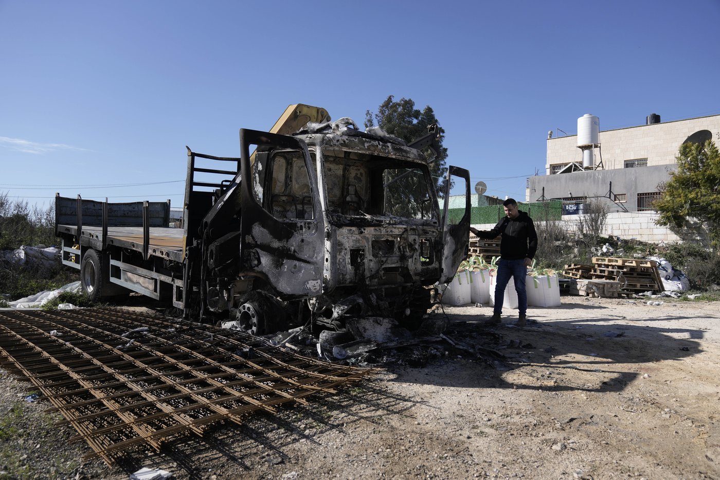 Suspected settlers attacked Palestinian villages hours before Trump rescinded Biden sanctions | iNFOnews.ca
