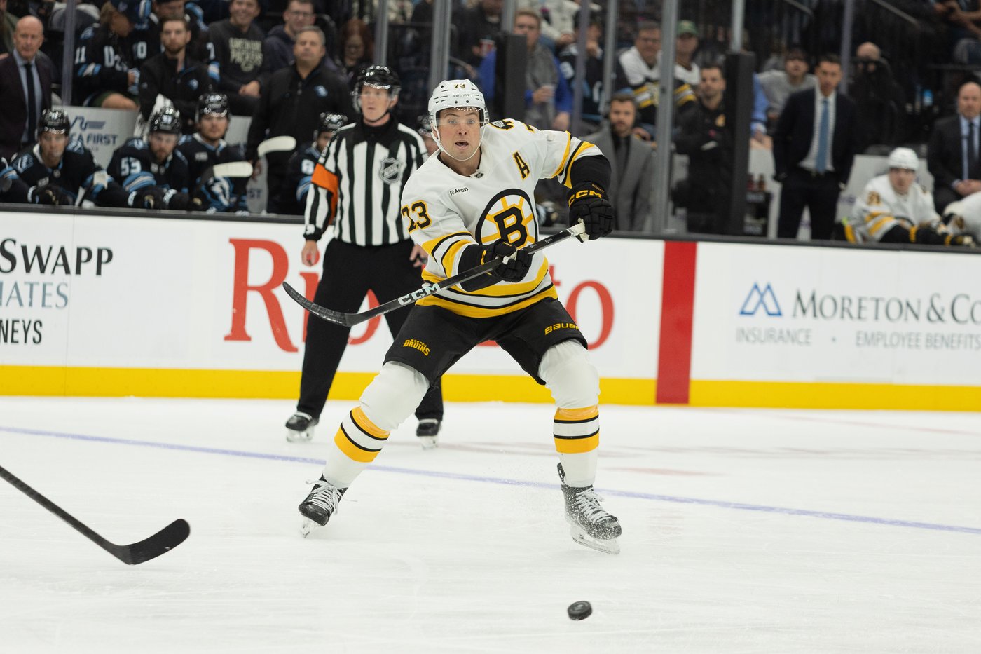 Bruins' Charlie McAvoy exits game against Canadiens after receiving shot to face | iNFOnews.ca Bruins' Charlie McAvoy exits game against Canadiens after receiving shot to face | iNFOnews.ca