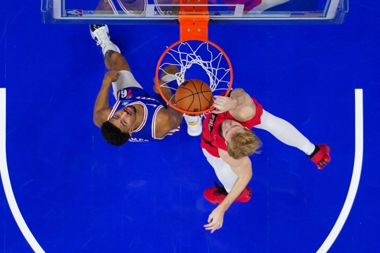 Raptors win 5th straight, surging in 3rd third to beat 76ers 121-112 | iNFOnews.ca
