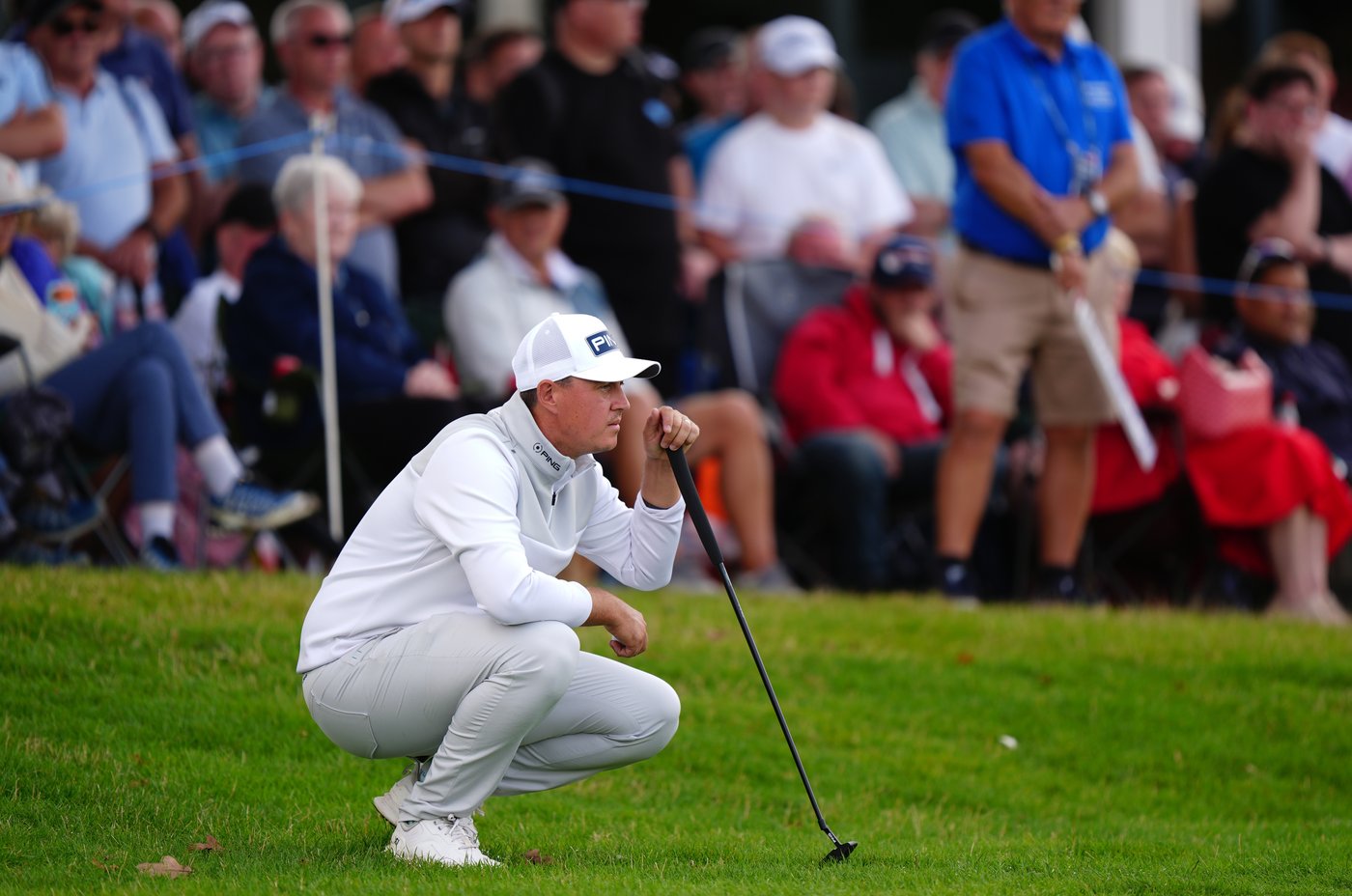 Signed, sealed, delivered: Former grocery driver Joe Dean wins British Masters with wife as caddie | iNFOnews.ca