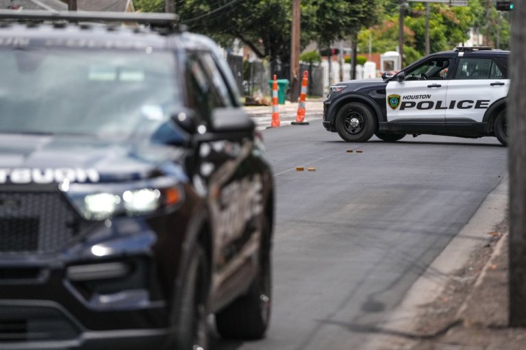 Immigration agent fatally shot a man in Houston during an enforcement operation, authorities say | iNFOnews.ca
