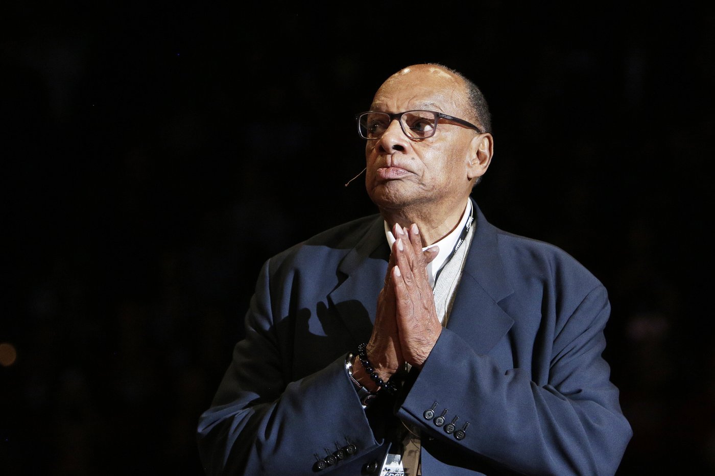 Basketball Hall of Famer George Raveling, who influenced Michael Jordan's Nike deal, dies at 88 | iNFOnews.ca
