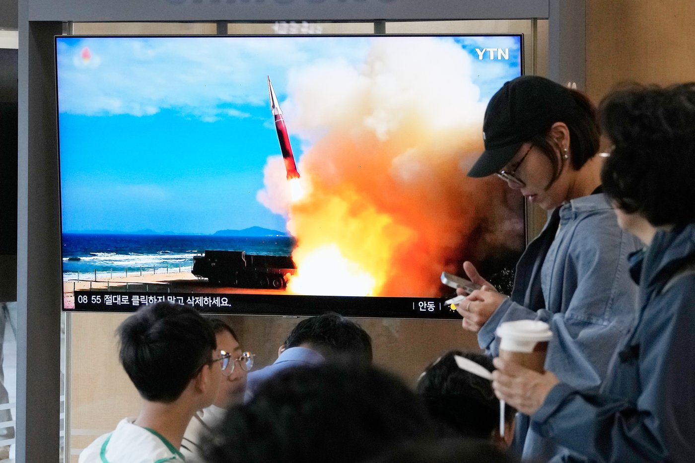 North Korea test-fires ballistic missile as tensions grow over border mine blasts | iNFOnews.ca North Korea test-fires ballistic missile as tensions grow over border mine blasts | iNFOnews.ca