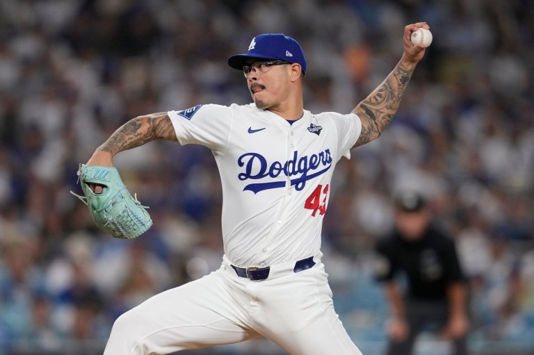 Twins add Liam Hendriks on minor league deal, acquire Anthony Banda from Dodgers for bullpen help | iNFOnews.ca