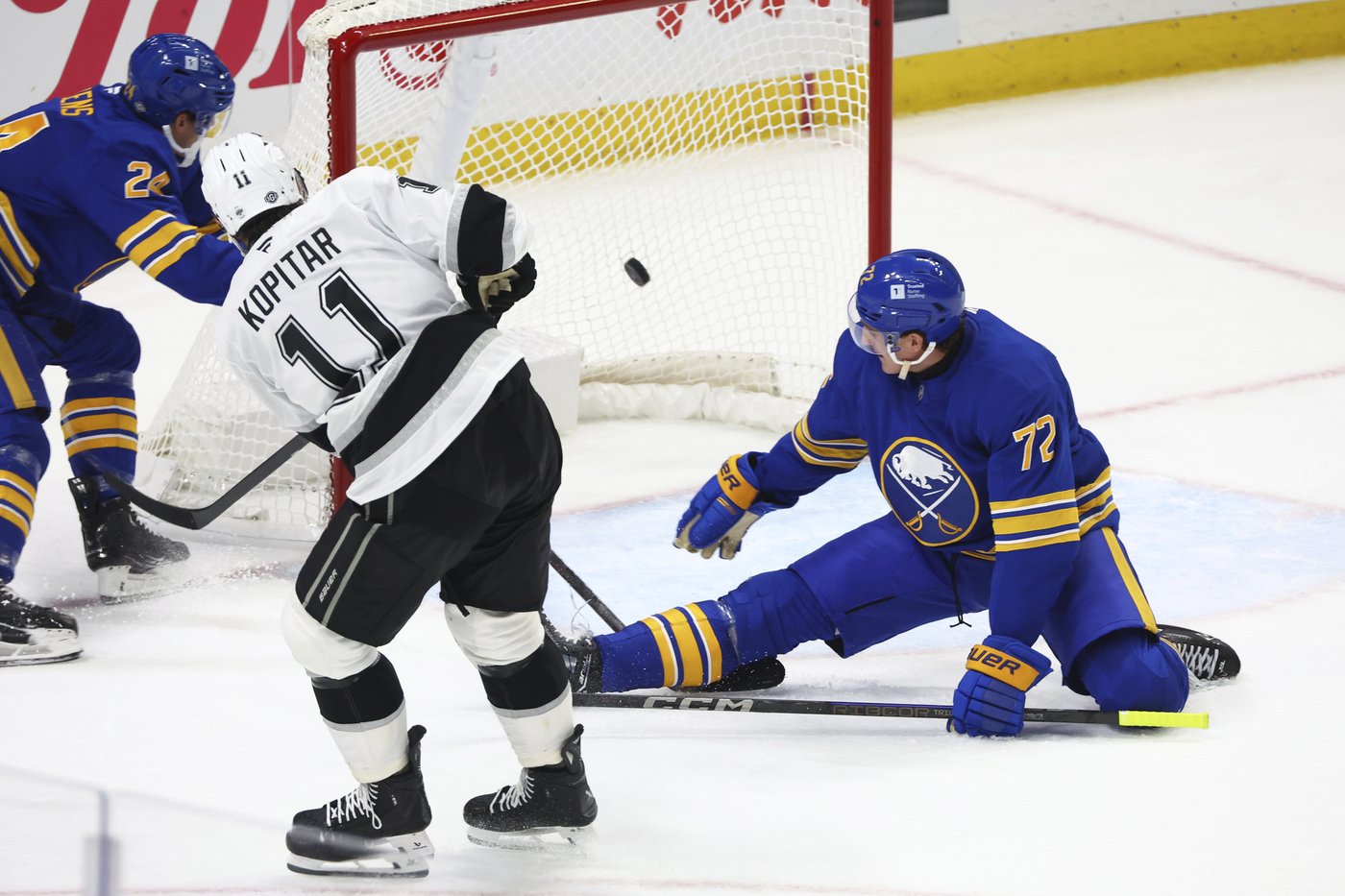 Anze Kopitar provides Los Angeles Kings a familiar lift with season-opening natural hat trick | iNFOnews.ca Anze Kopitar provides Los Angeles Kings a familiar lift with season-opening natural hat trick | iNFOnews.ca