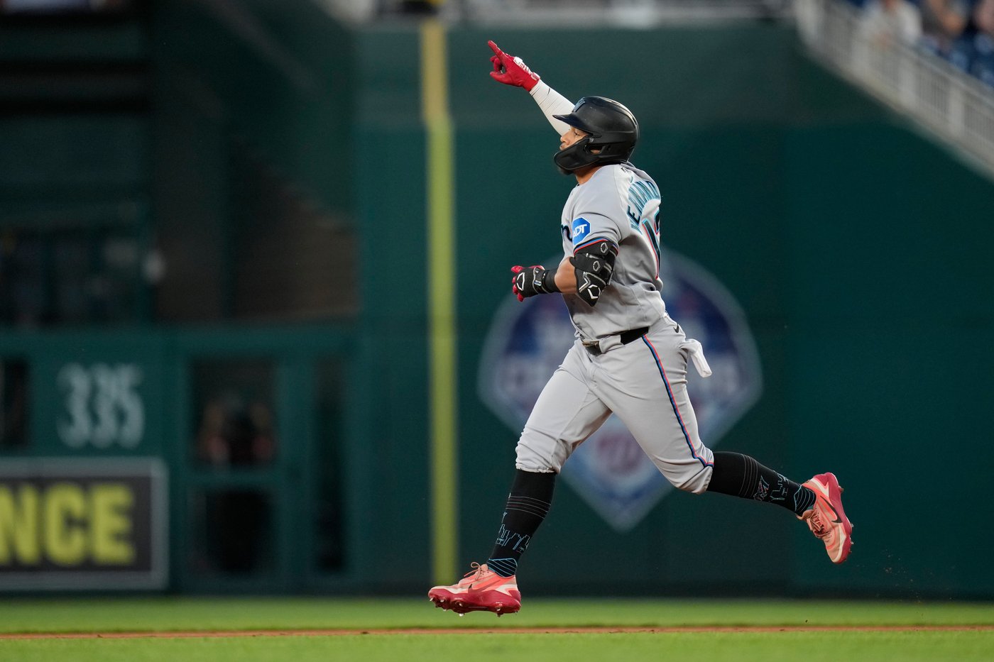 Marlins hit 3 straight homers and hold Nationals hitless until 6th inning of 7-3 victory | iNFOnews.ca Marlins hit 3 straight homers and hold Nationals hitless until 6th inning of 7-3 victory | iNFOnews.ca