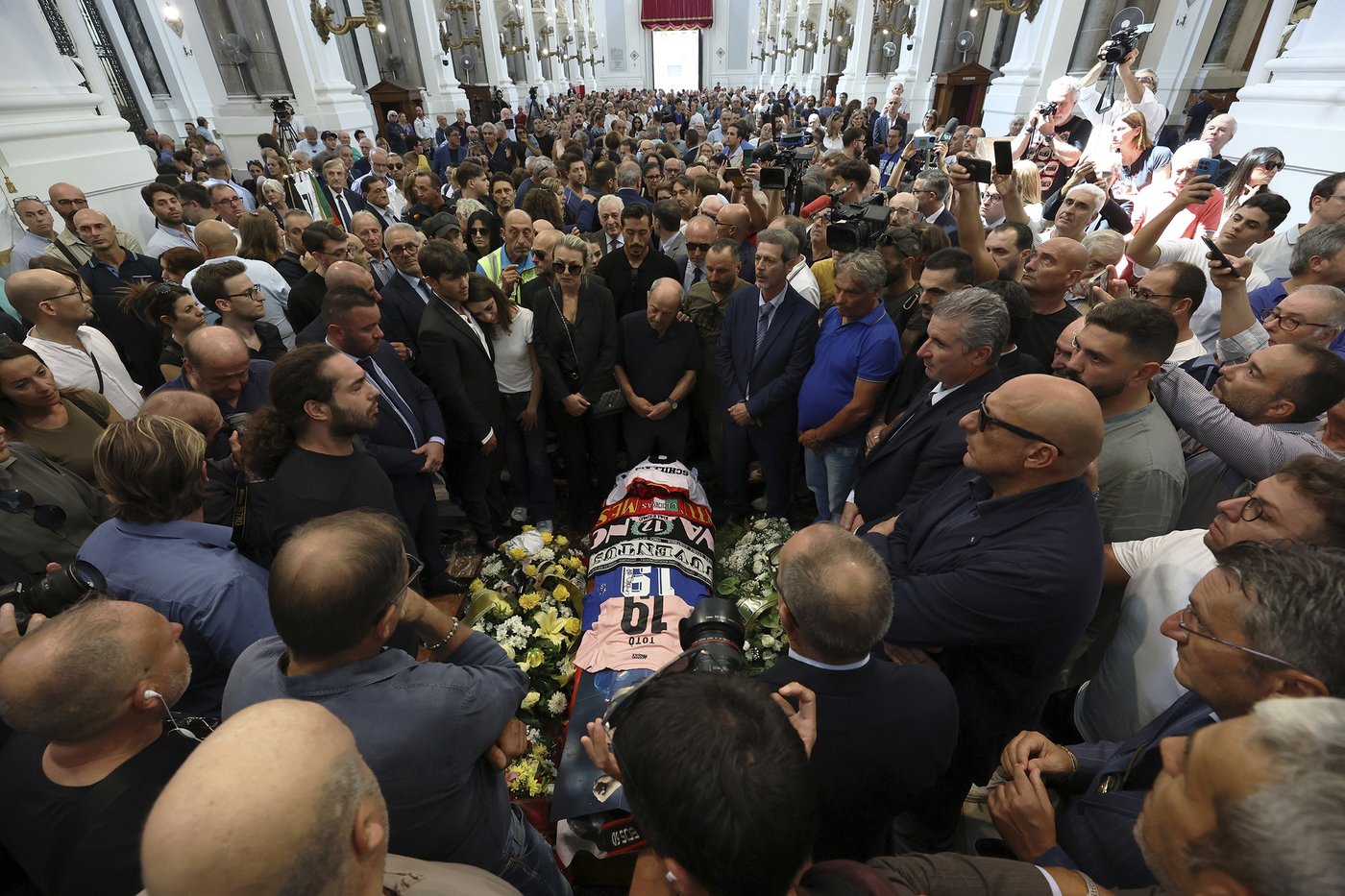 Thousands turn up at funeral of Italian World Cup hero Salvatore “Totò” Schillaci | iNFOnews.ca