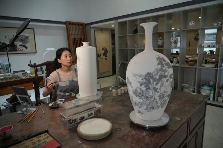 China’s porcelain city carries centuries-old heritage to a new generation | iNFOnews.ca