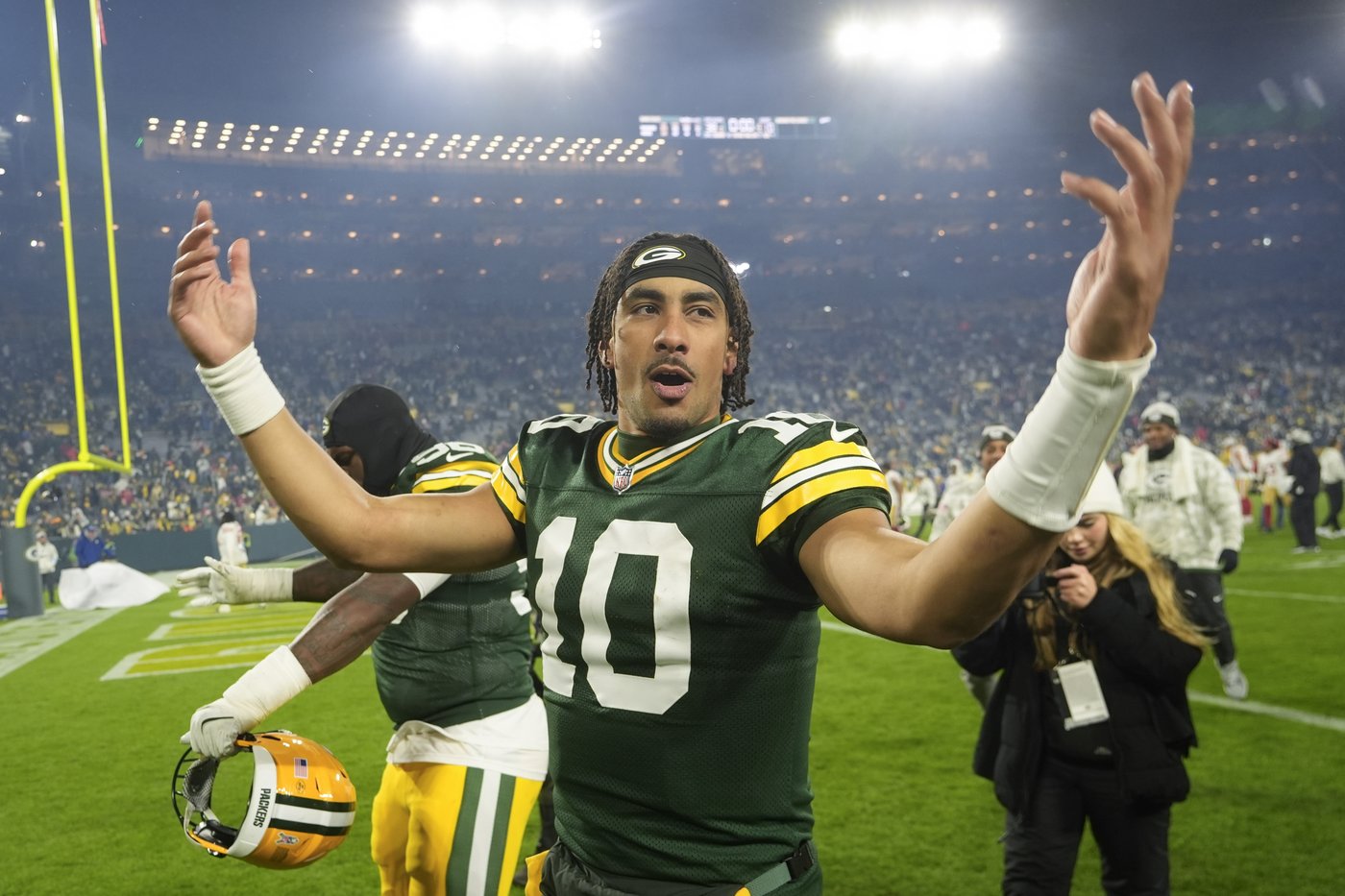 Dolphins try to continue their surge as they visit the Packers on Thanksgiving night | iNFOnews.ca