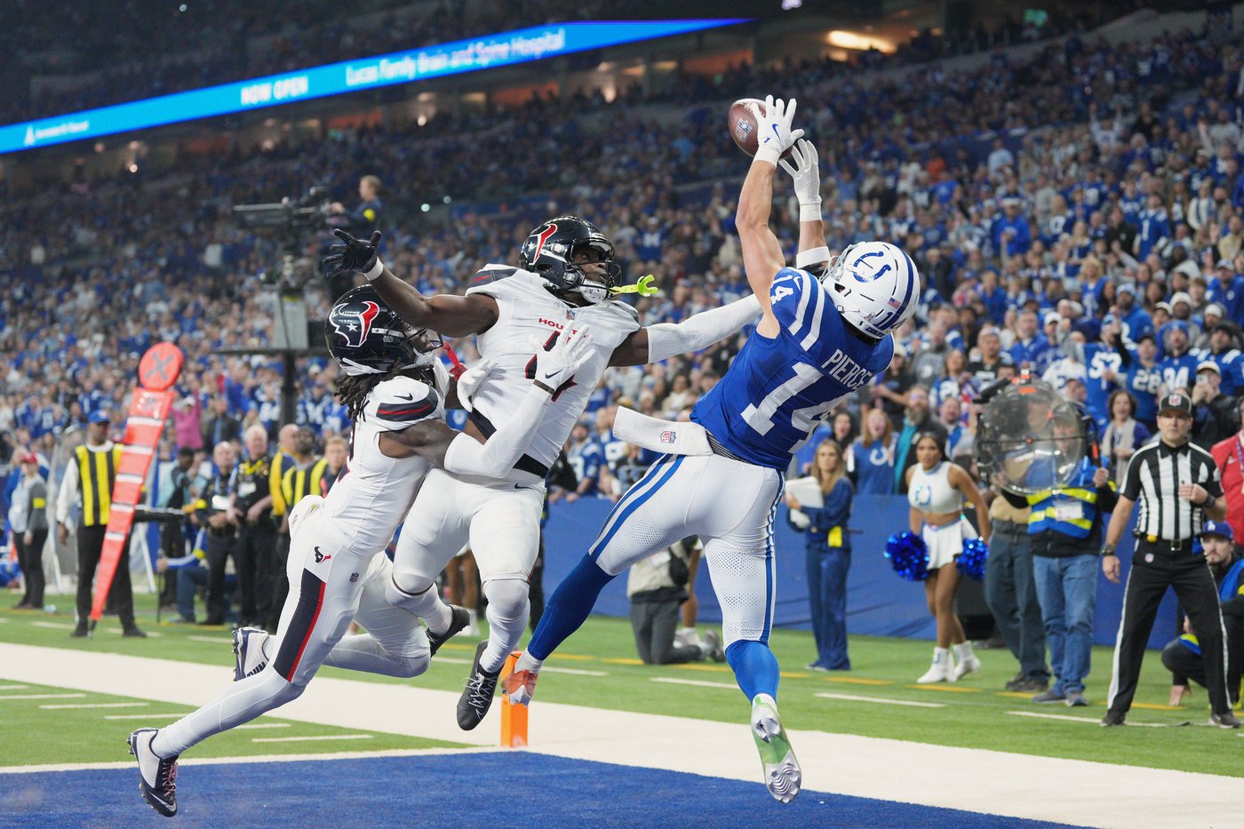 Top photos from Week 13 of the NFL season | iNFOnews.ca