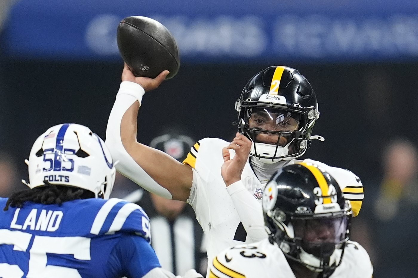 Joe Flacco relieves injured Anthony Richardson and helps Colts hold off Steelers 27-24 | iNFOnews.ca