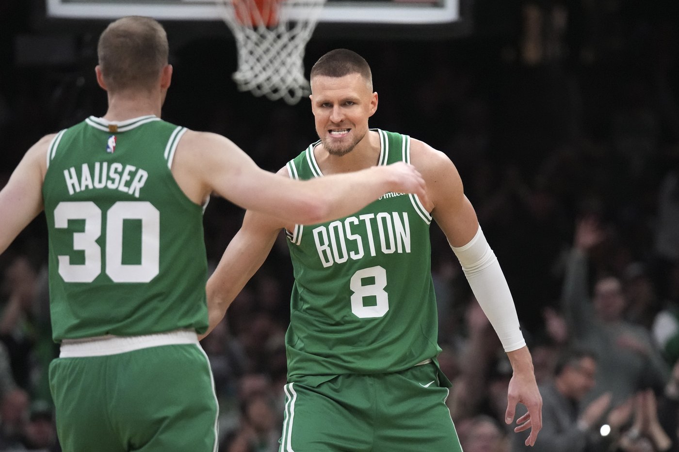 Celtics withstand 3-point spree to beat the Pistons 130-120 | iNFOnews.ca