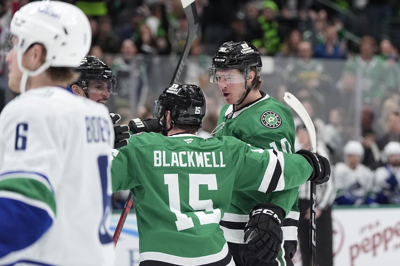 Jason Robertson and Roope Hintz get two goals, one assist each in Stars' 5-3 win over Canucks | iNFOnews.ca
