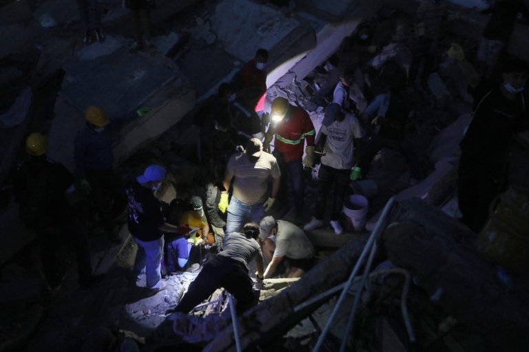 Colombia searches for its missing after a powerful earthquake kills more than 100 | iNFOnews.ca