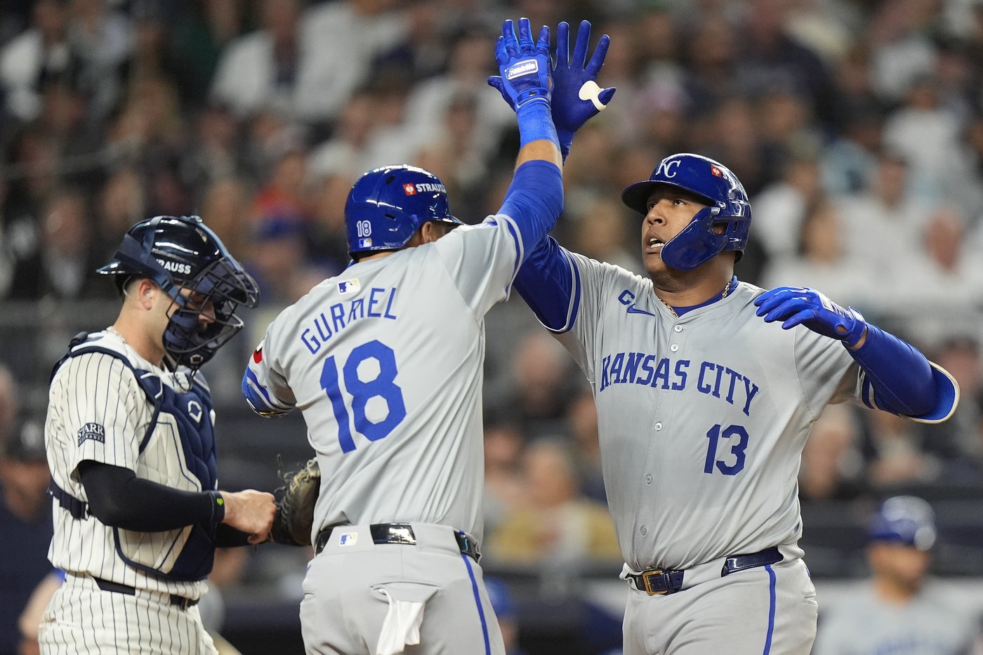 Perez's homer off Rodón sparks 4-run 4th inning and Royals beat Yankees 4-2 in Game 2 to tie ALDS | iNFOnews.ca Perez's homer off Rodón sparks 4-run 4th inning and Royals beat Yankees 4-2 in Game 2 to tie ALDS | iNFOnews.ca