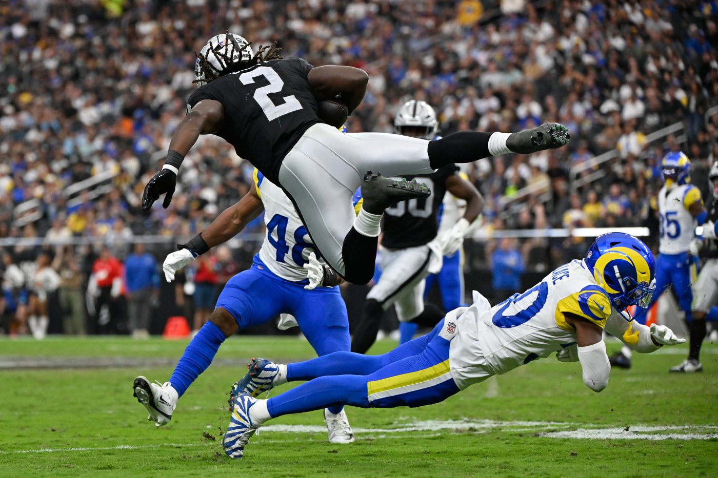 Matthew Stafford sets Rams TD pass record as Los Angeles rolls past Raiders 35-21 | iNFOnews.ca Matthew Stafford sets Rams TD pass record as Los Angeles rolls past Raiders 35-21 | iNFOnews.ca