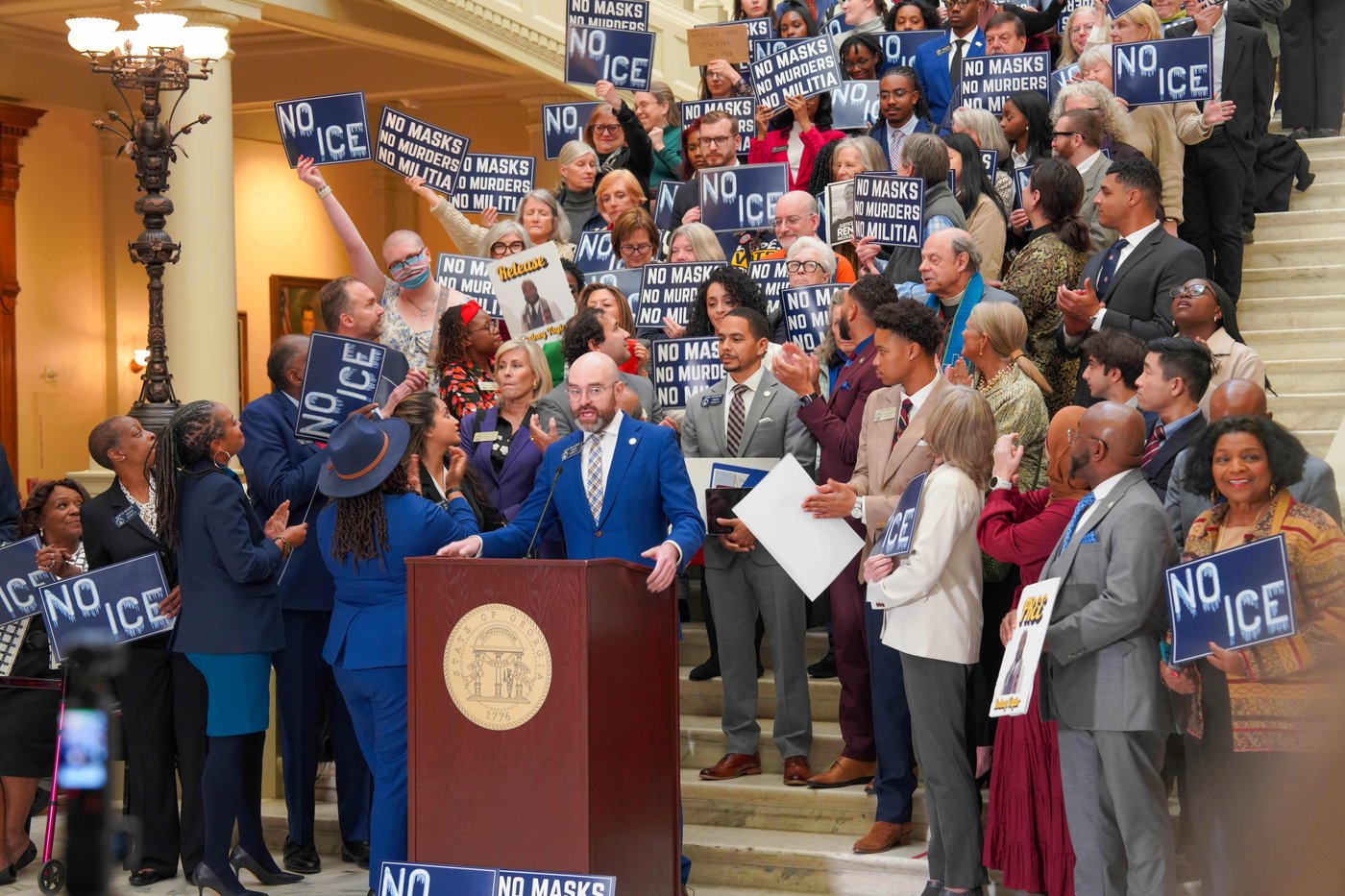 Proposals on immigration enforcement flood into state legislatures, heightened by Minnesota action | iNFOnews.ca