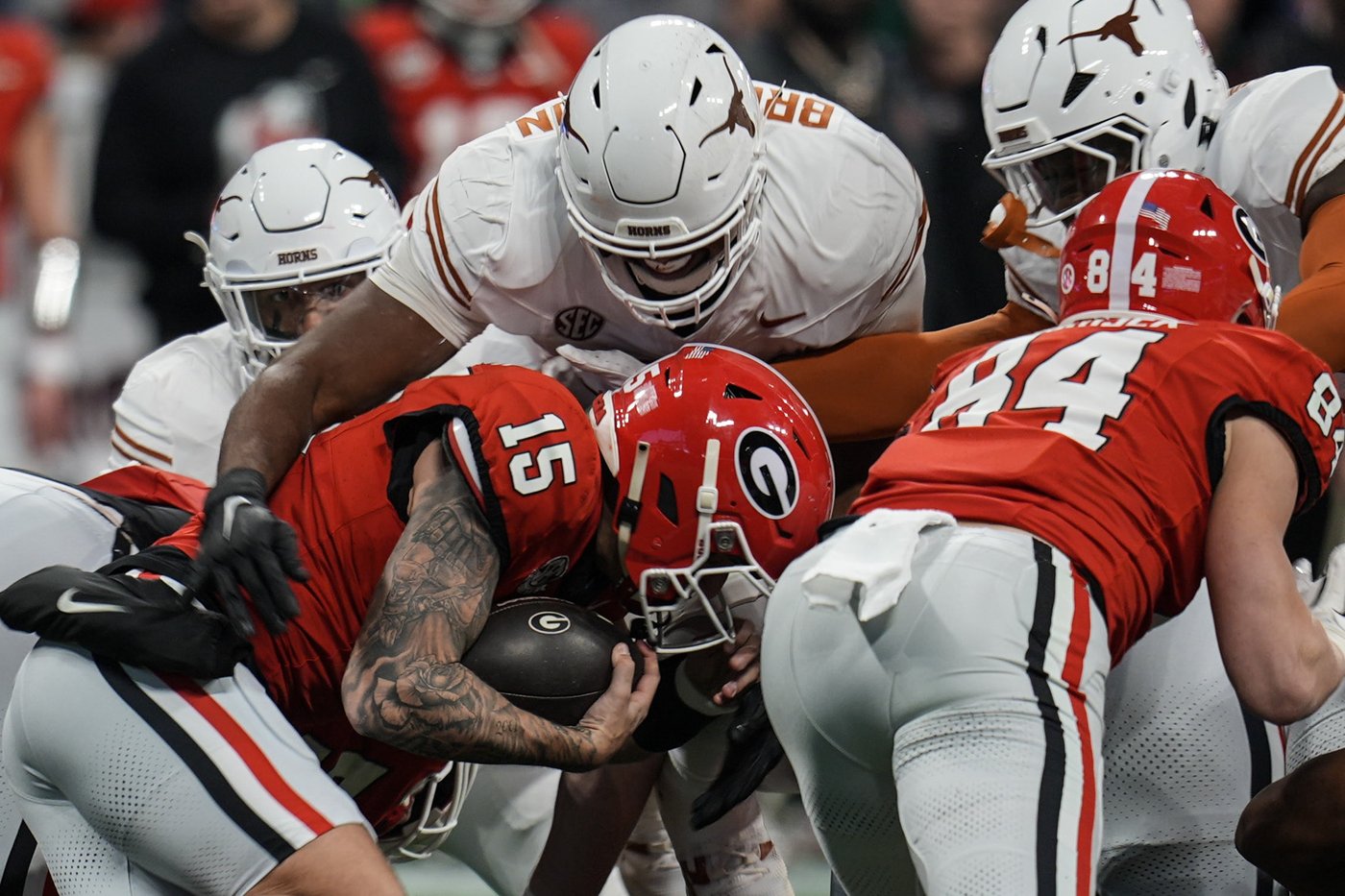 Georgia QB Carson Beck announces plan to enter NFL draft after season-ending elbow injury | iNFOnews.ca Georgia QB Carson Beck announces plan to enter NFL draft after season-ending elbow injury | iNFOnews.ca