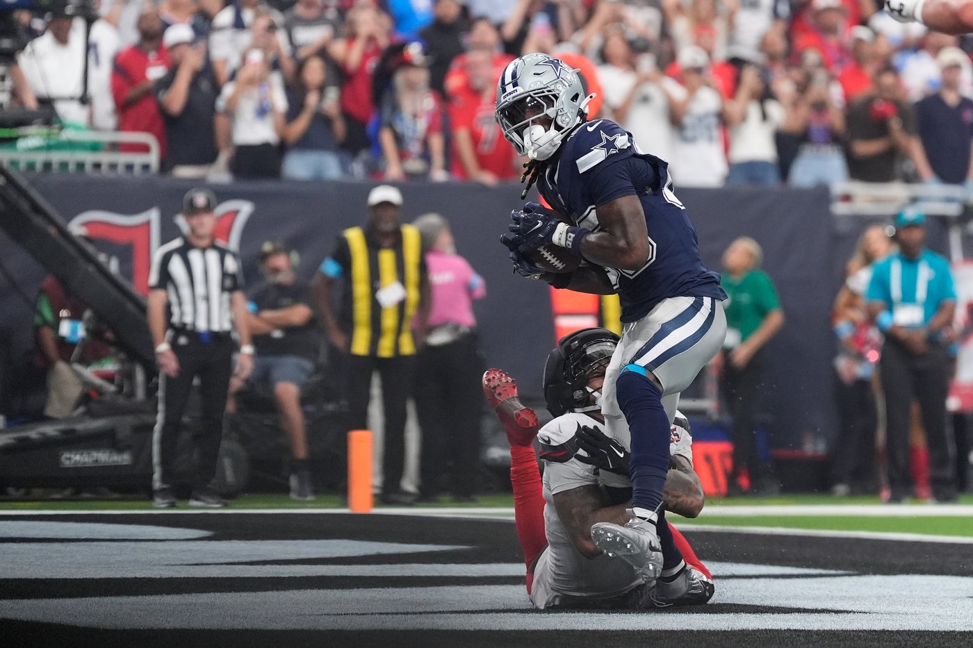CeeDee Lamb’s late TD caps a wild Cowboys rally to beat winless Texans 34-30 | iNFOnews.ca