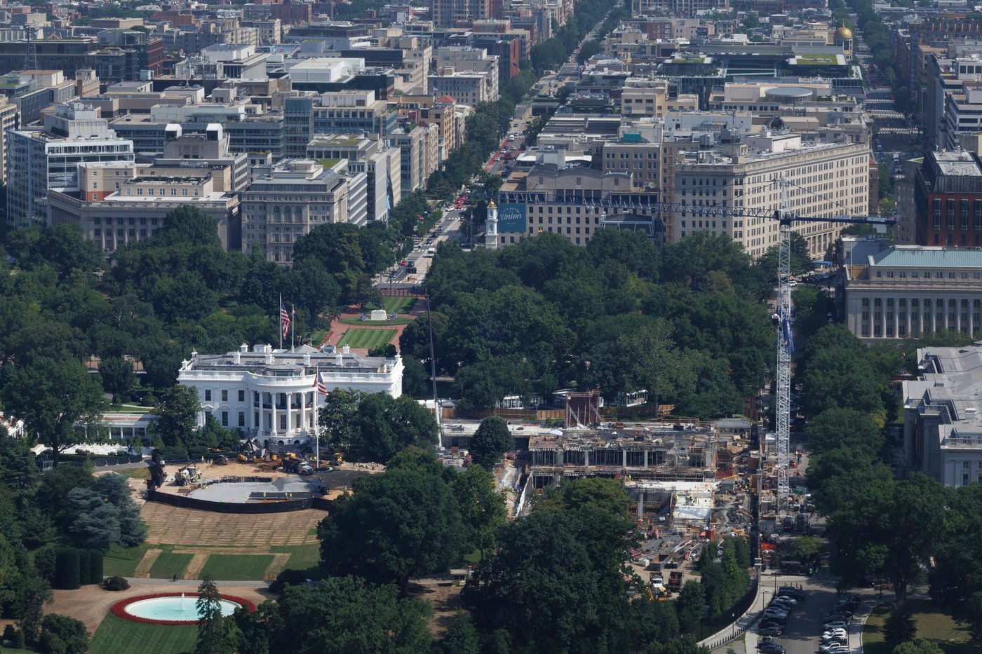 Trump says he's building a White House helipad for a new, more powerful Marine One | iNFOnews.ca Trump says he's building a White House helipad for a new, more powerful Marine One | iNFOnews.ca